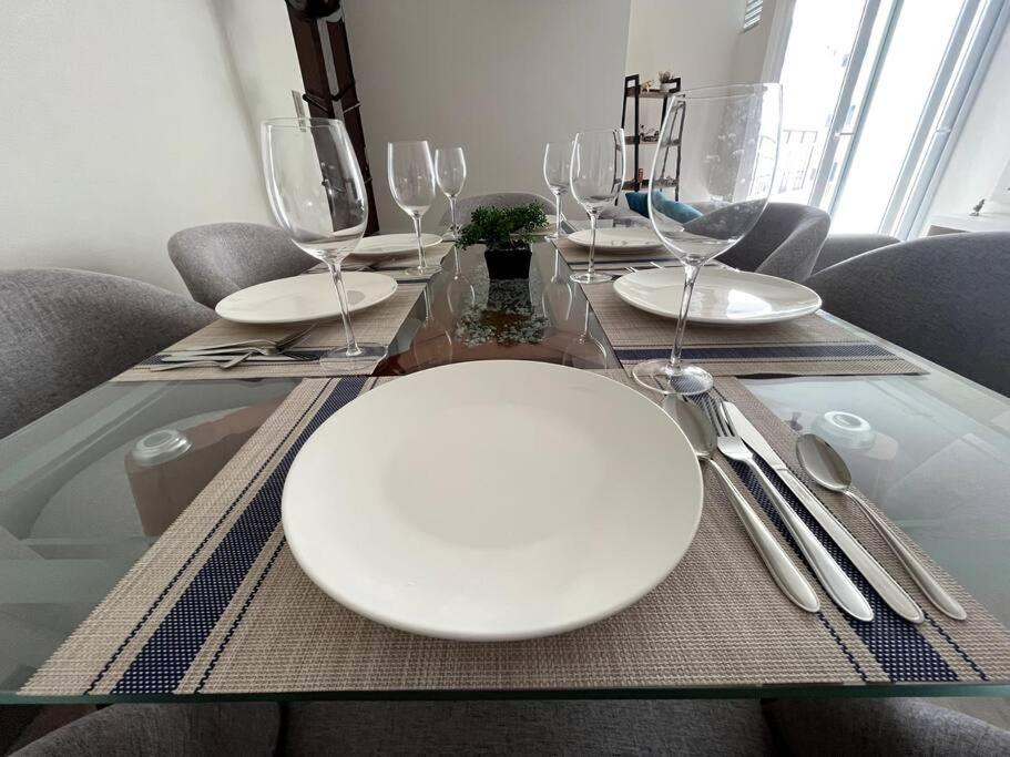 לימה Luxury Apartment In Miraflores With Rooftop Pool מראה חיצוני תמונה